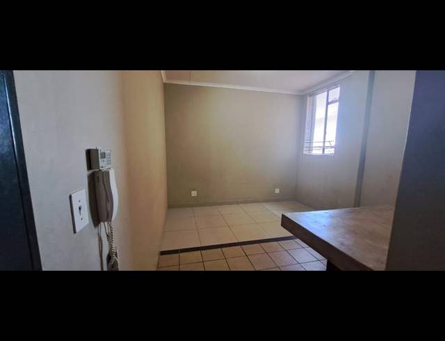 1 BEDROOM APARTMENT FOR SALE IN BRAAMFONTEIN